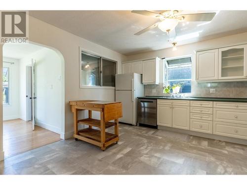 817 Nicola Street, Kamloops, BC - Indoor Photo Showing Kitchen