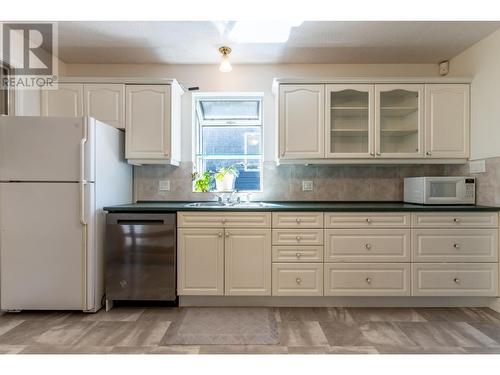 817 Nicola Street, Kamloops, BC - Indoor Photo Showing Kitchen