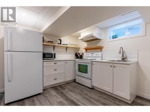 817 Nicola Street, Kamloops, BC - Indoor Photo Showing Kitchen