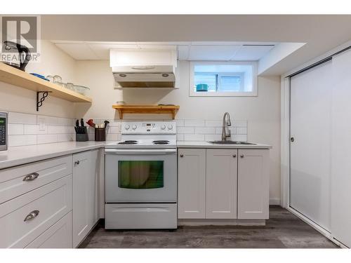 817 Nicola Street, Kamloops, BC - Indoor Photo Showing Kitchen