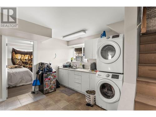 644 Clearwater Ave, Kamloops, BC - Indoor Photo Showing Laundry Room