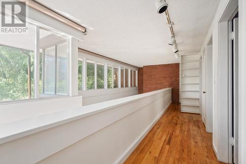 3704 Edgemont Boulevard, North Vancouver, BC - Indoor Photo Showing Other Room