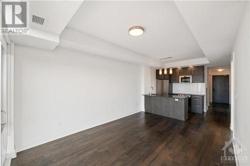 255 Bay Street Unit#1513, Ottawa, ON - Indoor Photo Showing Kitchen