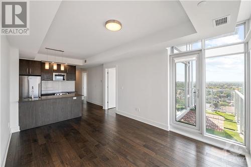 255 Bay Street Unit#1513, Ottawa, ON - Indoor Photo Showing Kitchen