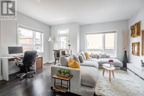 27 Thornton Avenue, Toronto (Caledonia-Fairbank), ON - Indoor Photo Showing Living Room