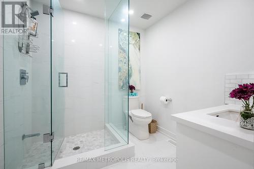 27 Thornton Avenue, Toronto (Caledonia-Fairbank), ON - Indoor Photo Showing Bathroom