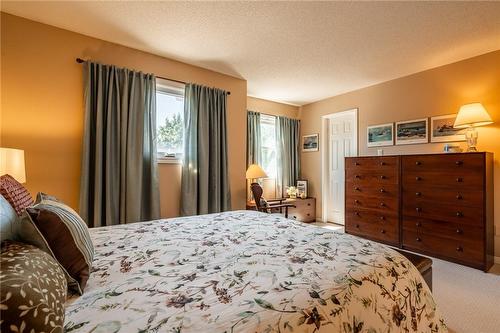 2155 Duncaster Drive|Unit #19, Burlington, ON - Indoor Photo Showing Bedroom