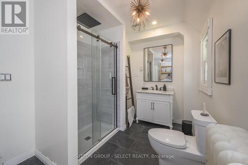 781 Hellmuth Avenue, London, ON - Indoor Photo Showing Bathroom