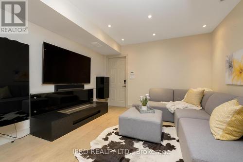 56 - 15 Niagara Street, Toronto (Waterfront Communities), ON - Indoor Photo Showing Living Room