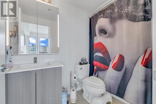 512 - 3237 Bayview Avenue, Toronto, ON - Indoor Photo Showing Bathroom