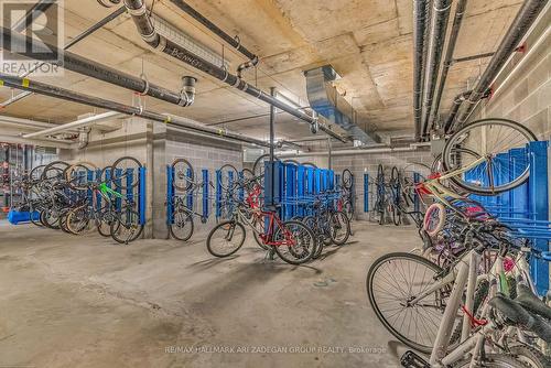 512 - 3237 Bayview Avenue, Toronto, ON - Indoor Photo Showing Garage