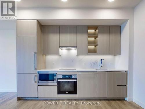 715 - 27 Mcmahon Drive, Toronto, ON - Indoor Photo Showing Kitchen