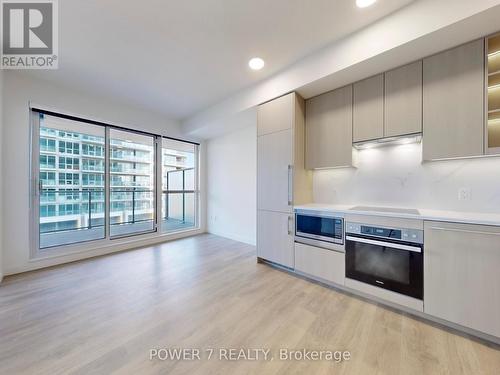 715 - 27 Mcmahon Drive, Toronto, ON - Indoor Photo Showing Kitchen