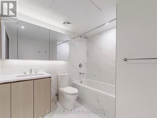 715 - 27 Mcmahon Drive, Toronto, ON - Indoor Photo Showing Bathroom