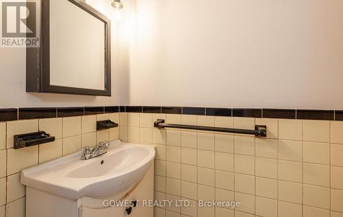 499 Scarborough Golf Club Road, Toronto (Woburn), ON - Indoor Photo Showing Bathroom