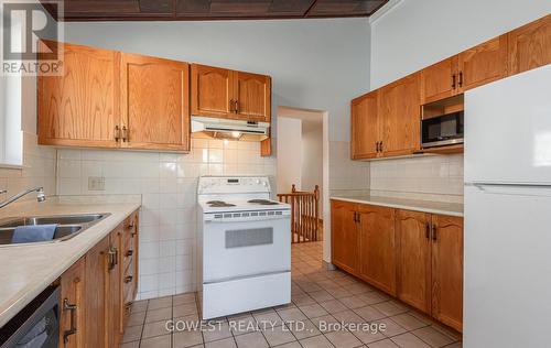 499 Scarborough Golf Club Road, Toronto (Woburn), ON - Indoor Photo Showing Kitchen With Double Sink