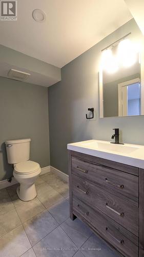 216 Linden Court, Oshawa (Donevan), ON - Indoor Photo Showing Bathroom