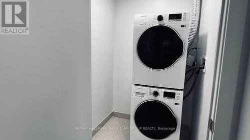 431 - 150 Logan Avenue, Toronto, ON - Indoor Photo Showing Laundry Room