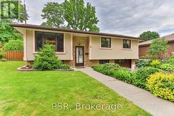 16 COLMAR PLACE  Hamilton, ON L9H 4K9