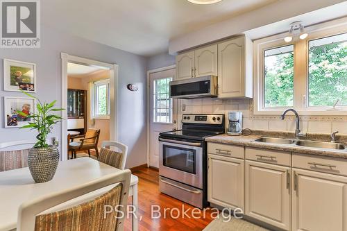 16 Colmar Place, Hamilton (Dundas), ON - Indoor Photo Showing Kitchen With Double Sink