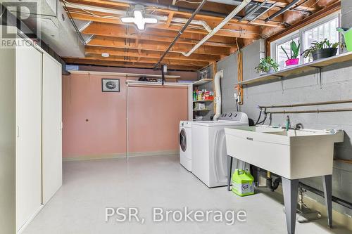 16 Colmar Place, Hamilton, ON - Indoor Photo Showing Laundry Room