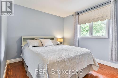 16 Colmar Place, Hamilton (Dundas), ON - Indoor Photo Showing Bedroom