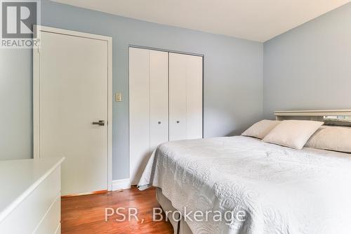 16 Colmar Place, Hamilton, ON - Indoor Photo Showing Bedroom