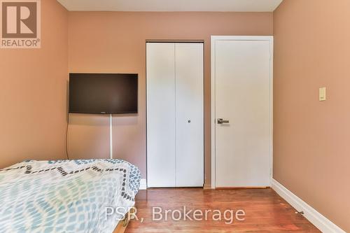 16 Colmar Place, Hamilton, ON - Indoor Photo Showing Bedroom