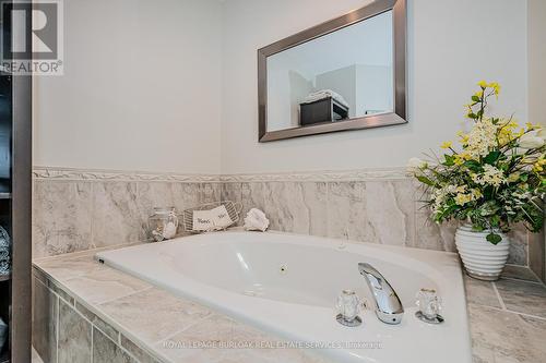 2099 Chrisdon Road, Burlington (Headon), ON - Indoor Photo Showing Bathroom