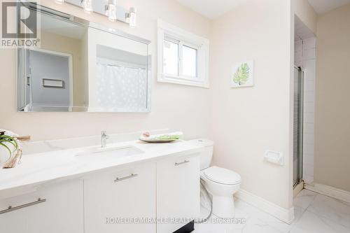 4361 Violet Road, Mississauga, ON - Indoor Photo Showing Bathroom