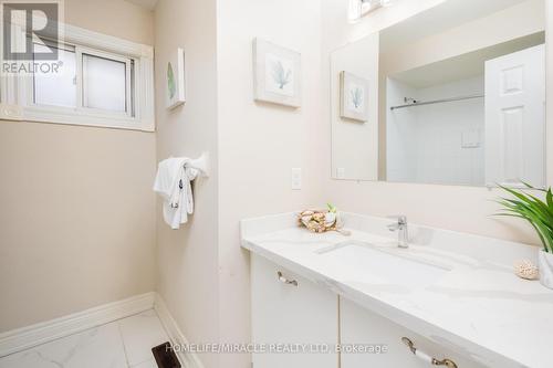 4361 Violet Road, Mississauga, ON - Indoor Photo Showing Bathroom