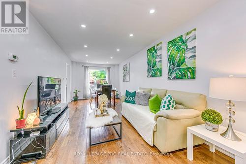 37 - 35 Malta Avenue, Brampton, ON - Indoor Photo Showing Living Room