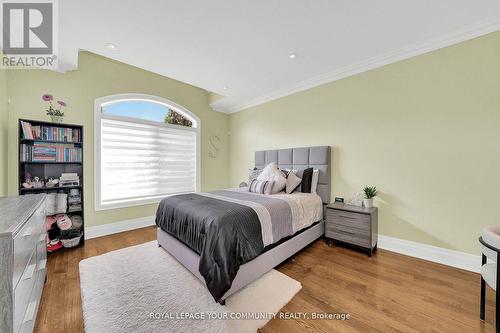 76 Elm Grove Avenue, Richmond Hill, ON - Indoor Photo Showing Bedroom