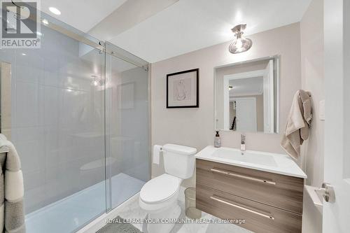 76 Elm Grove Avenue, Richmond Hill, ON - Indoor Photo Showing Bathroom