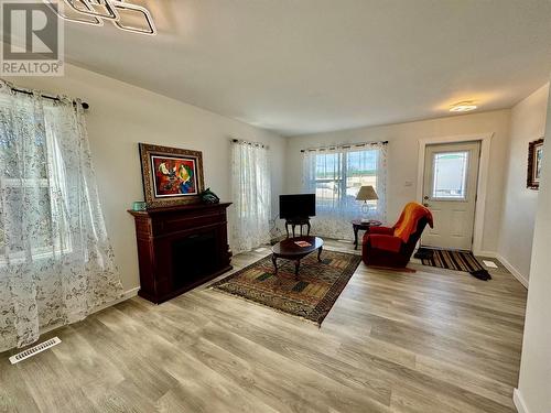 5013 52 Avenue, Pouce Coupe, BC - Indoor Photo Showing Living Room