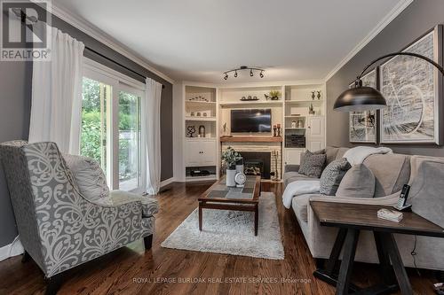 642 Cherrywood Drive, Burlington (Lasalle), ON - Indoor Photo Showing Living Room With Fireplace