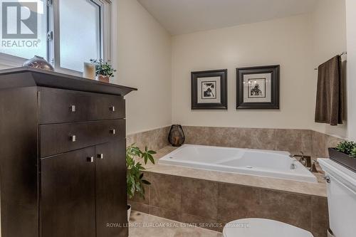 642 Cherrywood Drive, Burlington (Lasalle), ON - Indoor Photo Showing Bathroom