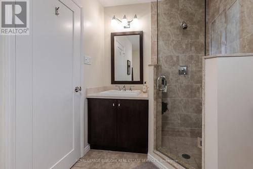 642 Cherrywood Drive, Burlington (Lasalle), ON - Indoor Photo Showing Bathroom