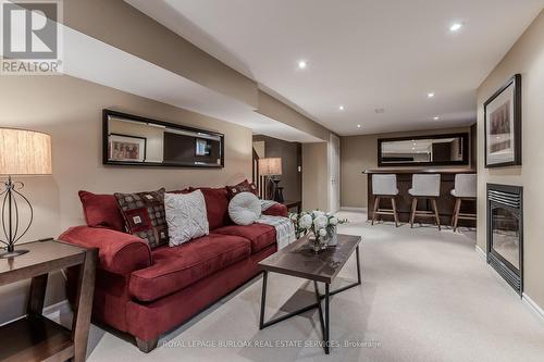 642 Cherrywood Drive, Burlington (Lasalle), ON - Indoor Photo Showing Living Room