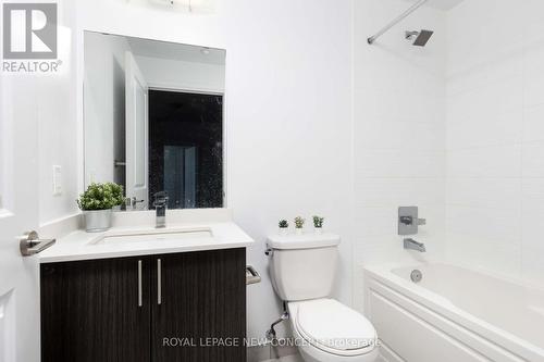 2101 - 7890 Bathurst Street, Vaughan, ON - Indoor Photo Showing Bathroom