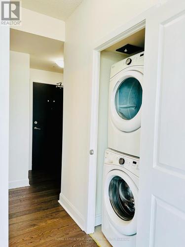 504 - 33 Shore Breeze Drive, Toronto, ON - Indoor Photo Showing Laundry Room