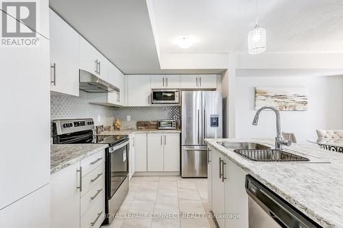 29 Mappin Way, Whitby (Rolling Acres), ON - Indoor Photo Showing Kitchen With Stainless Steel Kitchen With Double Sink With Upgraded Kitchen