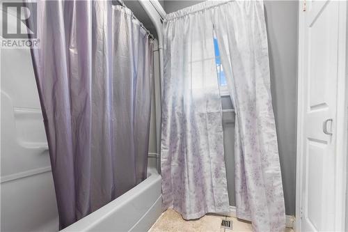 590 Boundary Road, Pembroke, ON - Indoor Photo Showing Bathroom