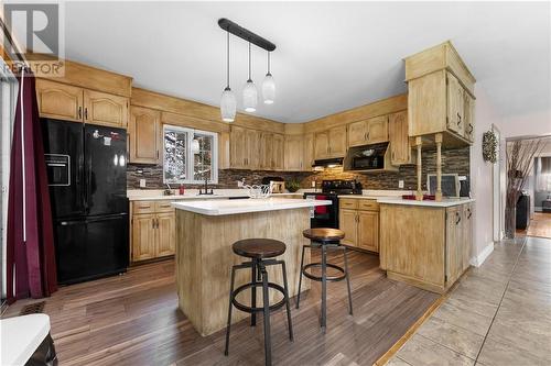 590 Boundary Road, Pembroke, ON - Indoor Photo Showing Kitchen