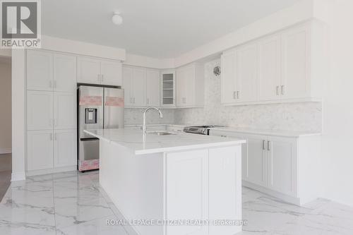 7 Wamsley Crescent, Clarington, ON - Indoor Photo Showing Kitchen