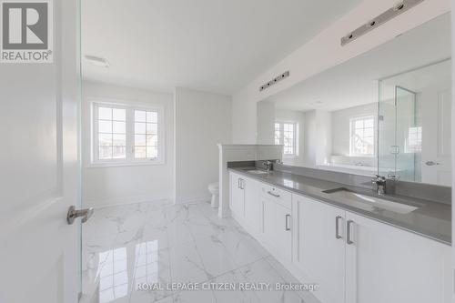 7 Wamsley Crescent, Clarington, ON - Indoor Photo Showing Bathroom