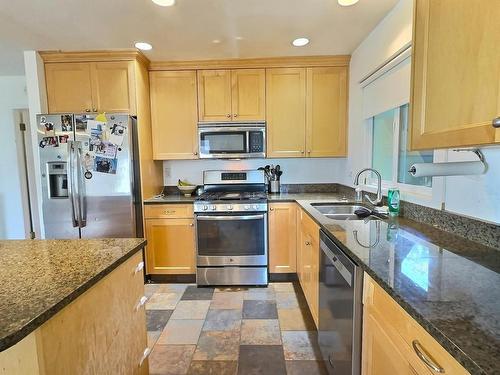 775 Sequoia Place, Kamloops, BC - Indoor Photo Showing Kitchen With Stainless Steel Kitchen With Double Sink