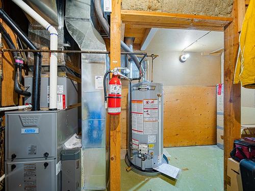 890 Pine Springs Road, Kamloops, BC - Indoor Photo Showing Basement