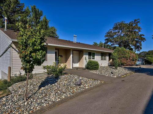 41-460 Dalgleish Drive, Kamloops, BC - Outdoor With Facade