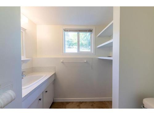 249 Waddington Drive, Kamloops, BC - Indoor Photo Showing Bathroom